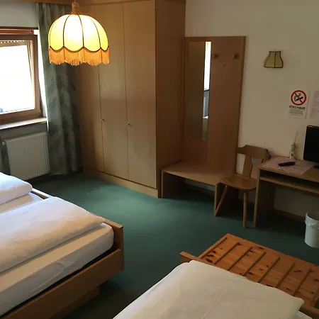 מלון Garni Astor