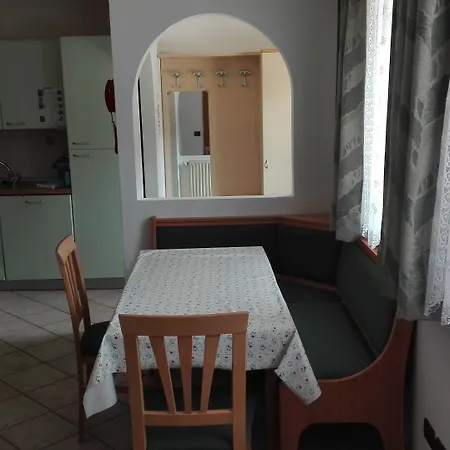 Garni Astor 2* אראבה