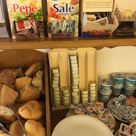 Garni Astor אראבה