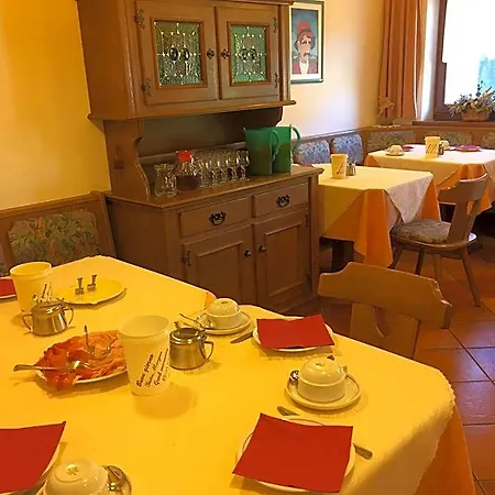 Garni Astor Hotel 2*