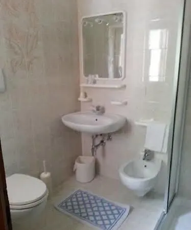 Garni Astor 2*