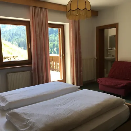 Garni Astor 아라바