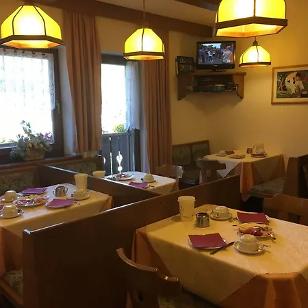 Hotel Garni Astor 2*